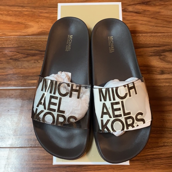 Michael Kors Gilmore Slide - Picture 2 of 5